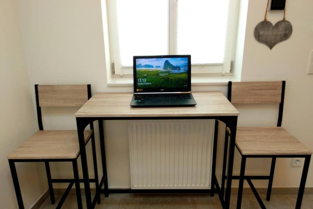 Pearl Studio Apart - King Bed - Netflix - Projector - Fast Wi-Fi Τρίερ Εξωτερικό φωτογραφία